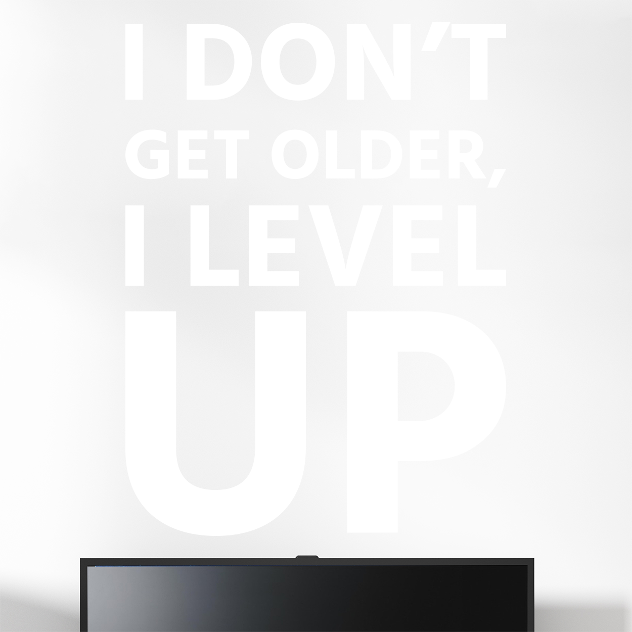 Gamer wallsticker med teksten "I don't get older, i level up". Sej wallstickers til børneværelset